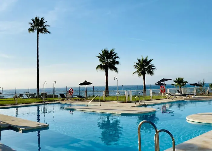 Sunshine Beach Front Complex, Wifi, Modern